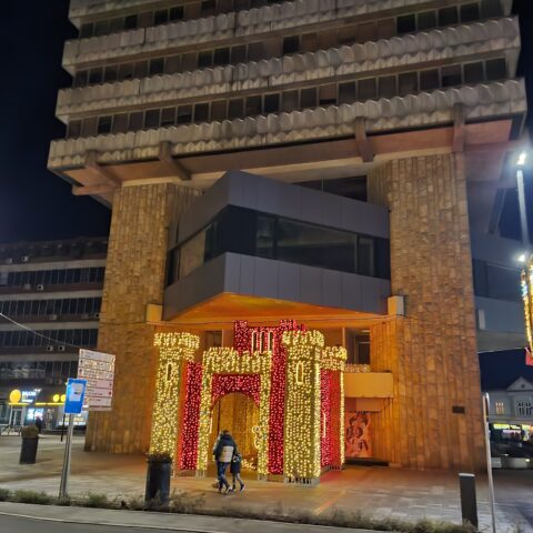 Zgrada Kocka i novogodišnji dvorac